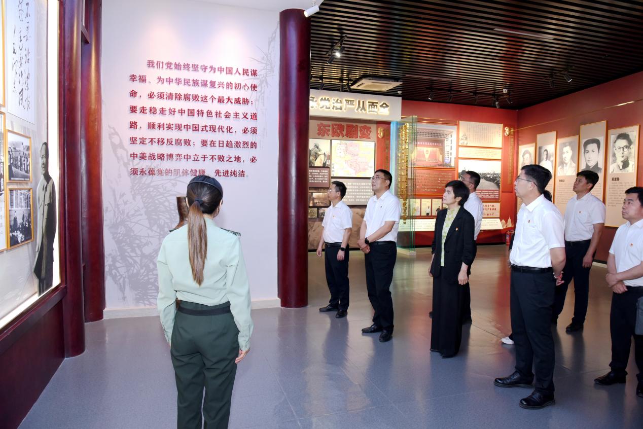王杰精神铸魂守初心 清风育人固本担使命——我校党委理论学习中心组赴王杰烈士纪念馆开展现场研学